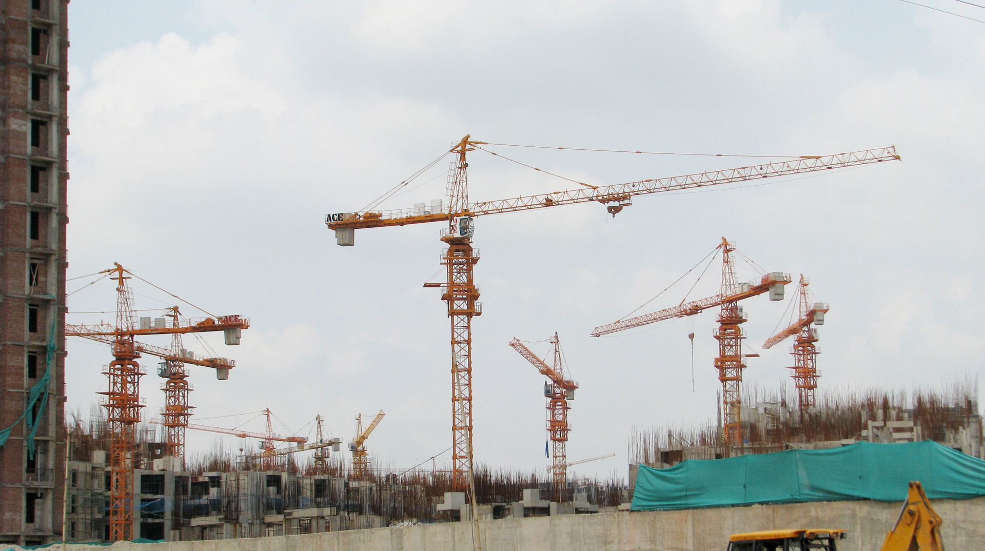 Top-Of-The-Line Tower Cranes